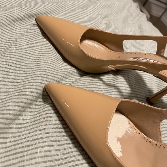 Manolo Blahnik Nude Leather Pointed Toe Pumps - Picture 4 of 7